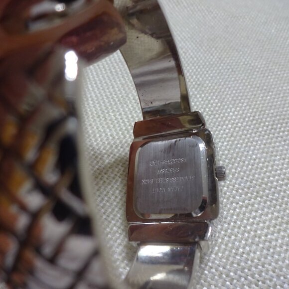 Vintage AVON Ladies Womens Silver Tine CUFF Quartz LAPIS Bracelet Watch (NEW) - Picture 3 of 4